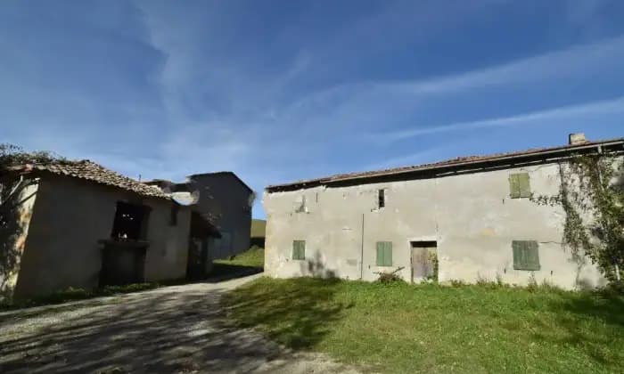 Rexer-Castel-dAiano-Casa-colonica-via-Ca-di-Natale-Casone-Castel-dAianoTerrazzo