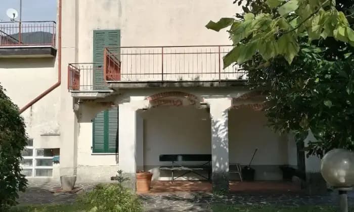 Rexer-Borgo-a-Mozzano-Vendesi-Villa-in-Localit-Pastino-Pastino-Borgo-a-Mozzano-Giardino