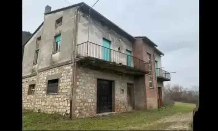 Rexer-Gualdo-Cattaneo-Casolare-con-annessi-in-vendita-a-GUALDO-CATTANEO-PG-Giardino