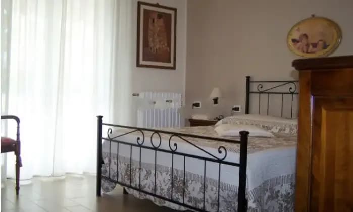 Rexer-Borgo-San-Lorenzo-Vendesi-appartamento-in-via-Massarenti-a-Borgo-San-Lorenzo-CameraDaLetto