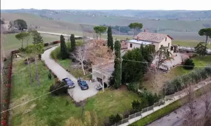 Rexer-Arcevia-Villa-in-campagna-in-vendita-a-Piticchio-di-ARCEVIA-AN-Terrazzo
