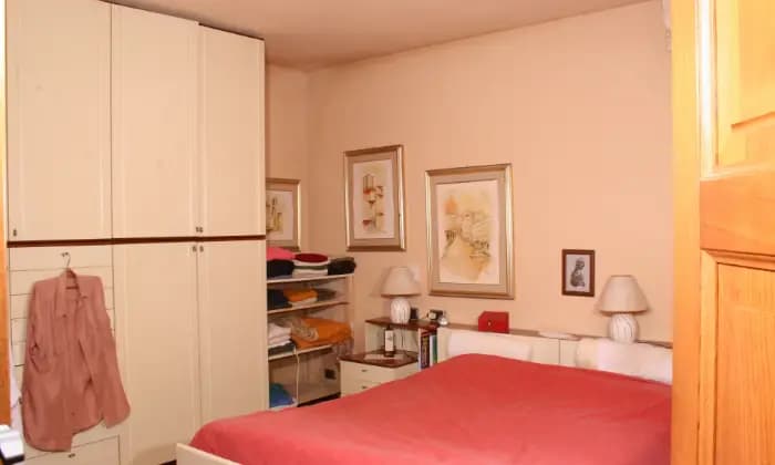 Rexer-Bibbiena-Splendida-villa-su-tre-livelli-con-ampio-parcogiardino-CAMERA-DA-LETTO