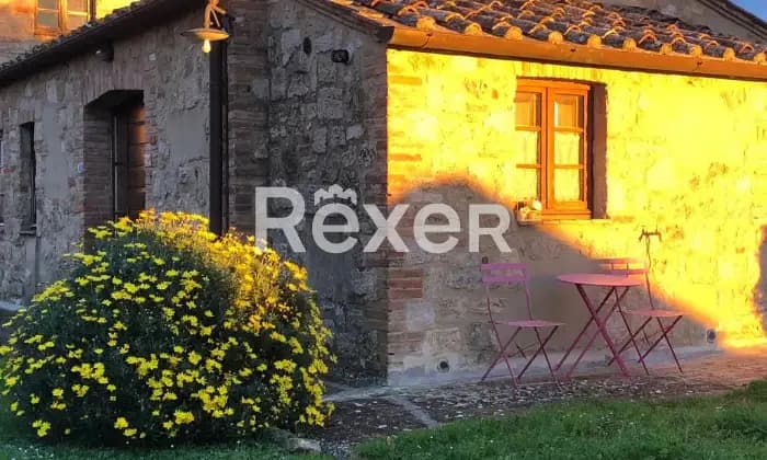 Rexer-Asciano-COTTAGE-HOUSE-situata-in-un-borgo-esclusivo-vendesi-mq-Giardino