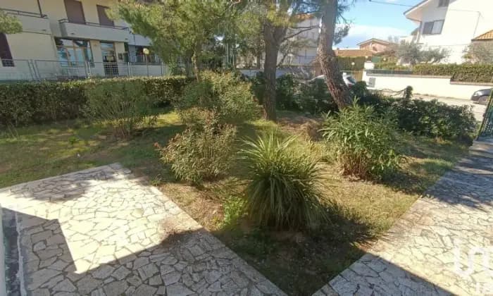 Rexer-Ripatransone-Villa-in-collina-vista-mare-Giardino