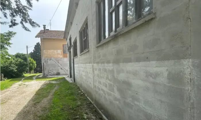 Rexer-Urbino-Casa-di-campagna-in-vendita-Urbino-PU-Giardino