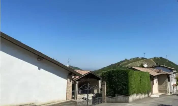 Rexer-Rocca-Susella-Casalecascina-in-vendita-in-frazione-Gaminara-a-Rocca-SusellaTerrazzo