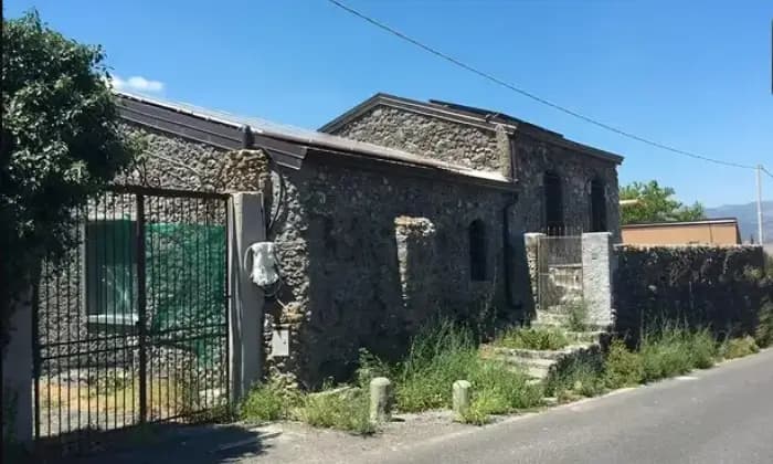 Rexer-Castiglione-di-Sicilia-Villa-sullEtna-con-terreno-in-vendita-CASTIGLIONE-DI-SICILIA-CT-Terrazzo