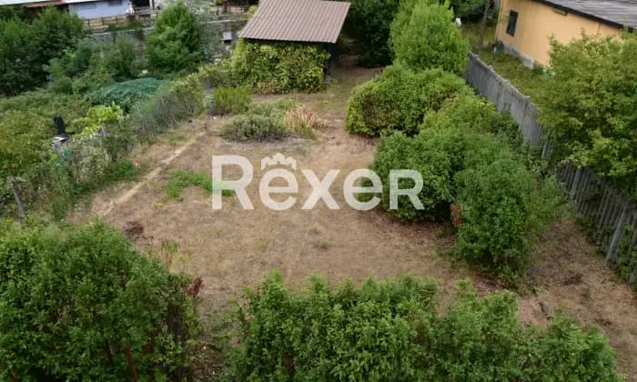 Rexer-Vernio-Terratetto-con-abitazione-e-standoneGiardino