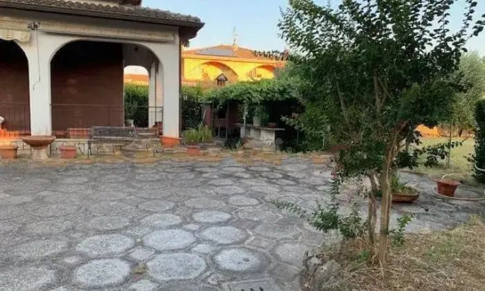 Rexer-Latina-Villa-unifamiliare-via-Corioli-Montello-Ferriere-Latina-Giardino