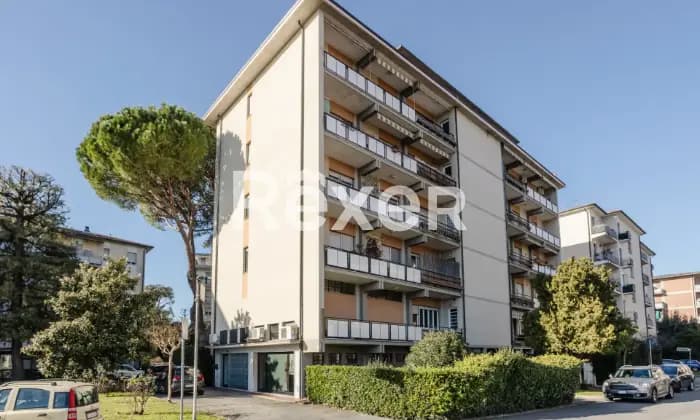 Rexer-Lucca-Lucca-ampio-e-luminoso-appartamento-in-zona-signorileALTRO