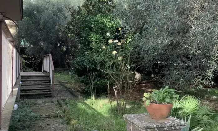 Rexer-Fabrica-di-Roma-Appartamento-con-giardino-garage-taverna-e-spazi-esterni-esclusivi-Unico-Giardino