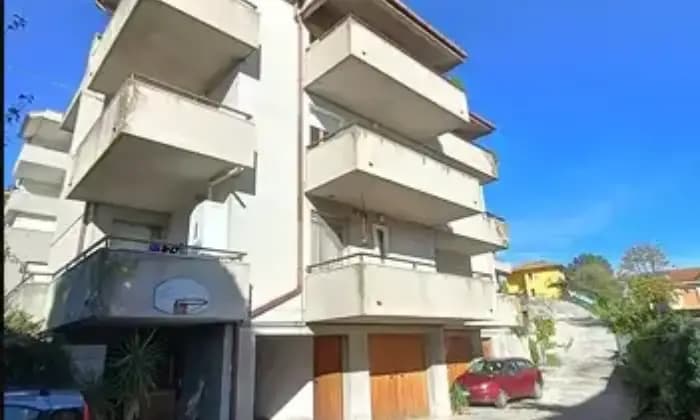 Rexer-Monte-Porzio-Appartamento-a-Castelvecchio-Giardino