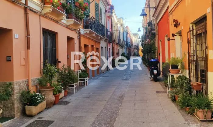 Rexer-Cagliari-Ristrutturato-e-gi-arredato-centro-storico-VillanovaTerrazzo