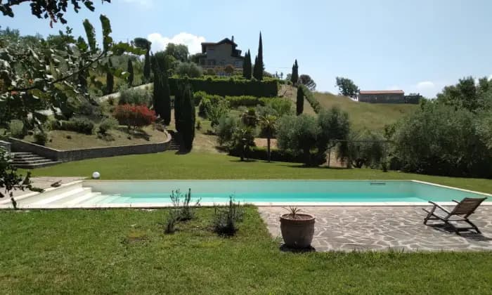 Rexer-Serre-Serre-Sa-villa-con-piscina-in-vendita-Giardino