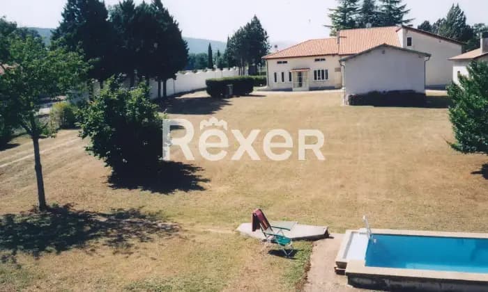 Rexer-Nocera-Umbra-Villa-in-vendita-in-Vocabolo-Colle-Nocera-Umbra-Giardino