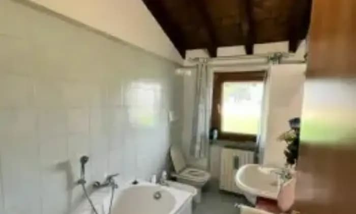 Rexer-San-Cipriano-Po-Villa-in-vendita-in-via-Madre-Teresa-di-Calcutta-Bagno