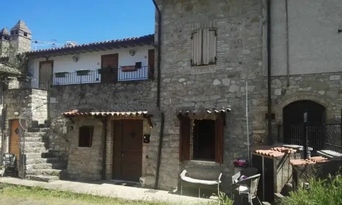 Rexer-Assisi-Trilocale-via-San-Giovanni-della-Genga-a-Rivotorto-AssisiGiardino