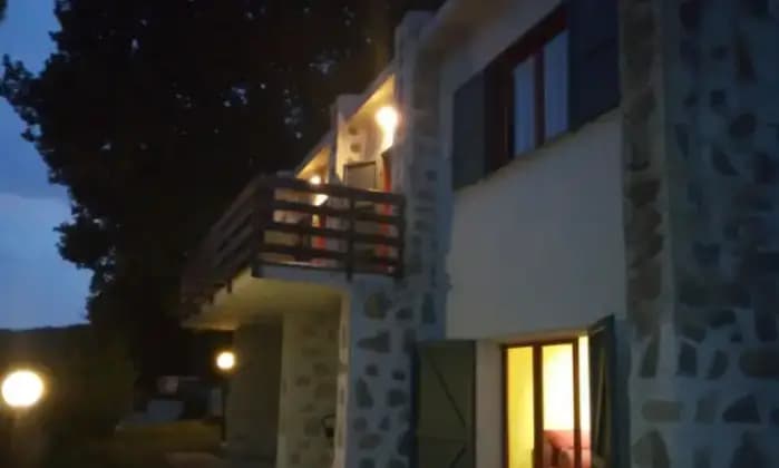 Rexer-Pietralunga-Villa-in-vendita-in-via-degli-Abeti-Pietralunga-Giardino