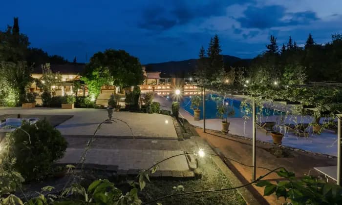Rexer-Firenze-Villa-con-piscina-Firenze-collineGiardino