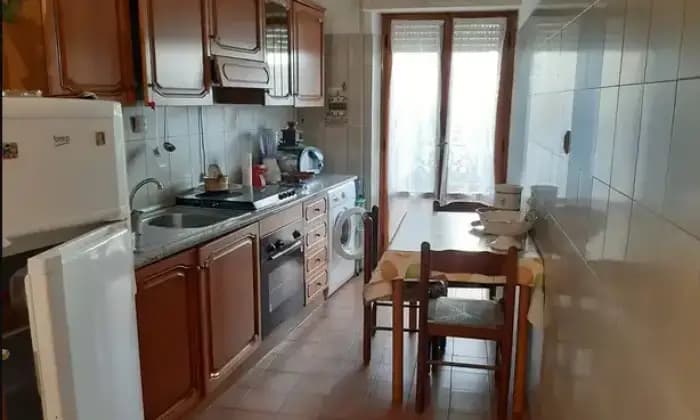 Rexer-Magliano-Sabina-Appartamento-in-vendita-in-via-Corinti-Fiore-a-Magliano-SabinaCucina