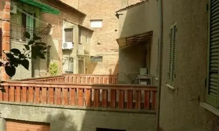 Rexer-Castiglione-del-Lago-Vendesi-appartamento-a-Pozzuolo-GIARDINO