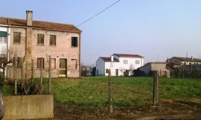 Rexer-Villa-Bartolomea-Casa-con-terreno-edificabileGiardino