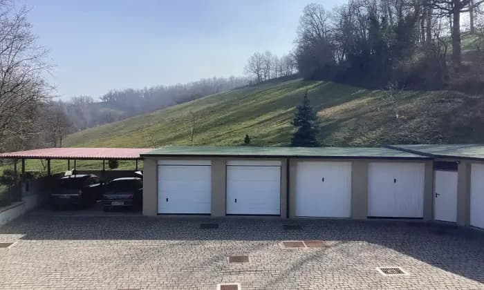 Rexer-Gazzola-Trilocale-in-vendita-in-via-del-Borgo-momeliano-val-luretta-Garage