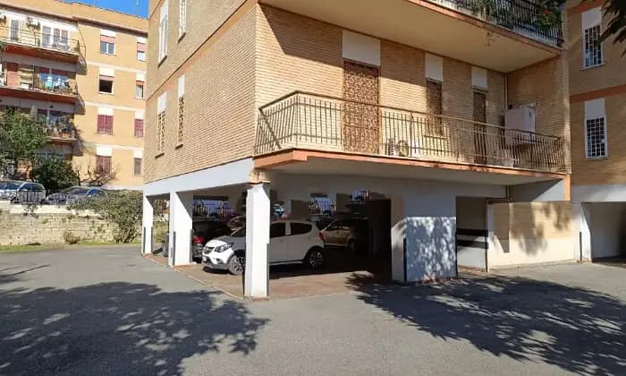Rexer-Roma-Appartamento-in-vendita-Giardino