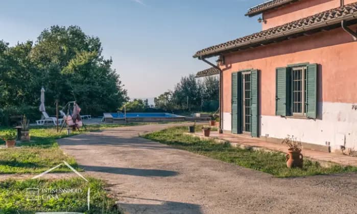 Rexer-Viterbo-Villa-indipendente-mq-con-giardino-di-circa-mq-e-annessa-piscina-Terrazzo
