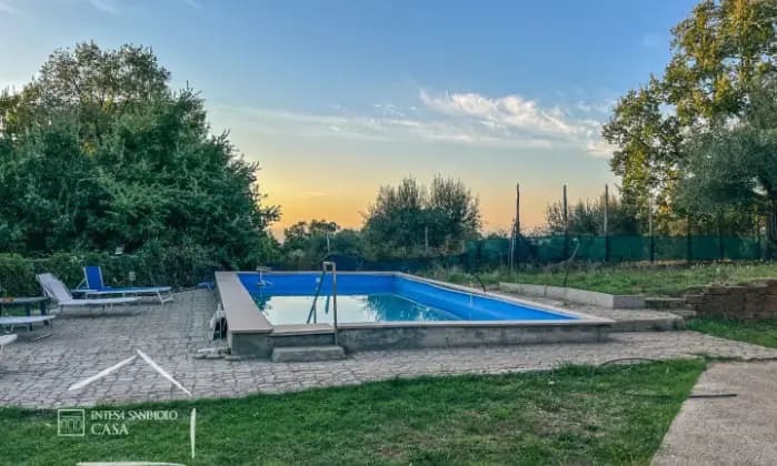 Rexer-Viterbo-Villa-indipendente-mq-con-giardino-di-circa-mq-e-annessa-piscinaTerrazzo