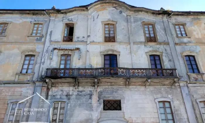 Rexer-Verbania-Palazzo-storico-a-pochi-metri-dal-lago-Maggiore-Terrazzo