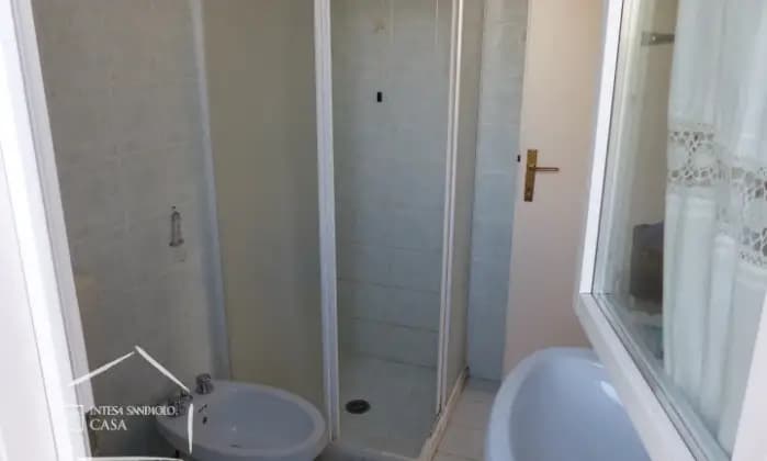 Rexer-Marciana-Appartamento-su-due-livelli-con-terrazzo-cortile-e-posto-auto-Bagno