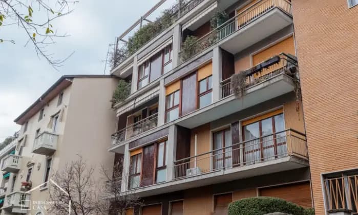 Rexer-Bergamo-Via-Moroni-Appartamento-mq-Possibilit-acquisto-box-autoTerrazzo
