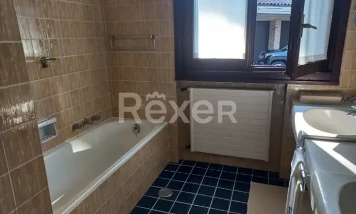 Rexer-Appiano-Gentile-Villa-di-pregio-nel-Residence-La-Pinetina-Bagno