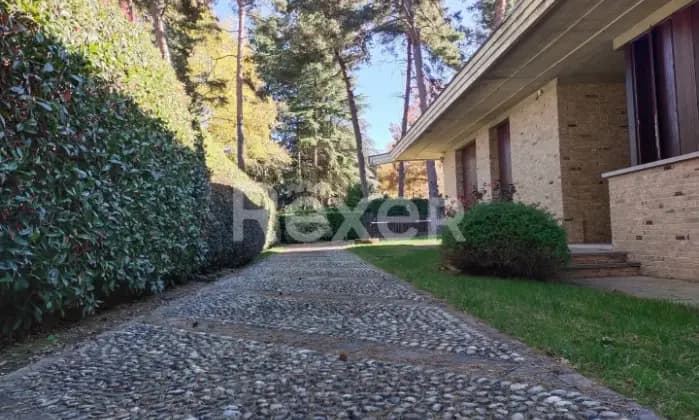 Rexer-Appiano-Gentile-Villa-di-pregio-nel-Residence-La-Pinetina-Giardino