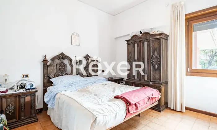 Rexer-Roma-Via-Antonio-Schivardi-Appartamento-mq-con-box-auto-singolo-e-cantina-CameraDaLetto