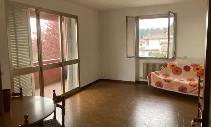 Rexer-Maniago-Vendesi-appartamento-in-zona-tranquilla-a-MANIAGO-PN-SALONE