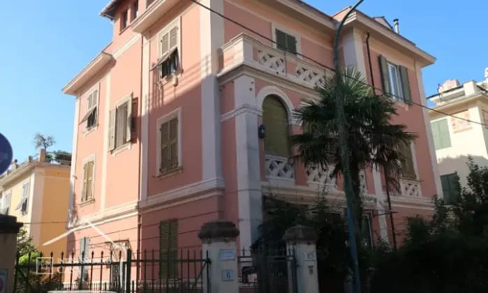 Rexer-Genova-Piccolo-appartamento-nel-centro-di-Pegli-allinterno-di-edificio-depoca-Possibilit-acquisto-box-Terrazzo