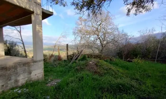 Rexer-Albanella-Rustico-in-costruzione-con-ampio-terreno-panoramico-Terrazzo