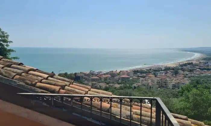 Rexer-Vasto-VILLA-VISTA-MARE-CON-GIARDINO-Terrazzo