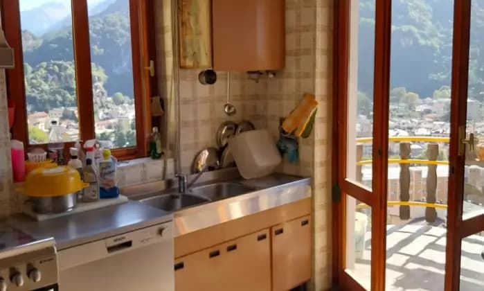 Rexer-Chiavenna-Appartamento-in-vendita-a-Chiavenna-SO-Cucina