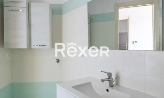 Rexer-Lavagna-Appartamento-completamente-ristrutturato-in-centro-a-Lavagna-con-due-balconi-posto-auto-e-cantine-Bagno
