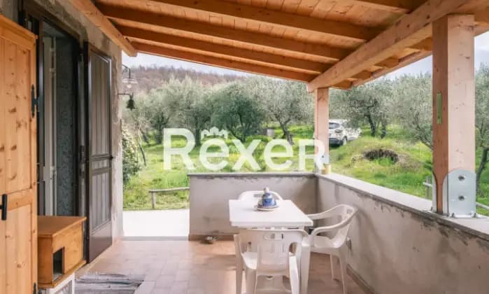 Rexer-Viterbo-Villa-unifamiliare-disposta-su-su-tre-piani-con-terreno-e-box-Altro