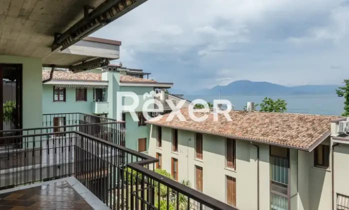 Rexer-Desenzano-del-Garda-Attico-quadrilocale-vista-lago-Terrazzo