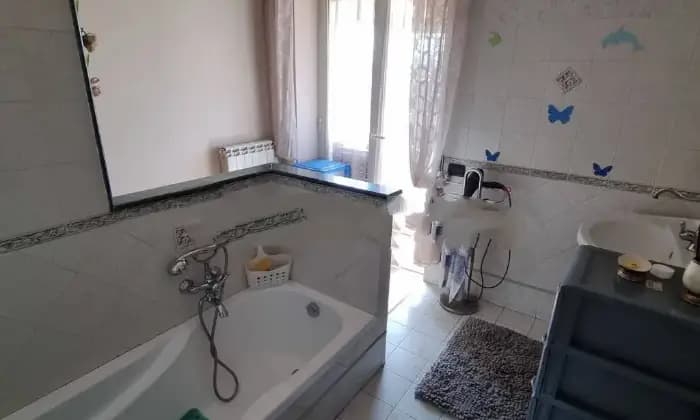 Rexer-Mariglianella-Vendesi-appartamento-in-via-Firenze-Mariglianella-Bagno