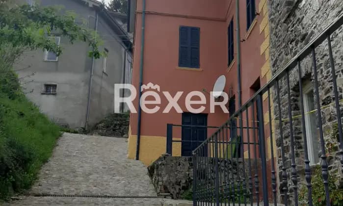 Rexer-Bedonia-Casa-semi-indipendente-con-ampi-spazi-ESTERNO