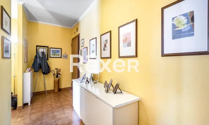 Rexer-Roma-Cinecitt-Ampio-trilocale-con-posto-auto-condominiale-Altro