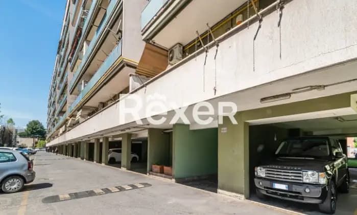 Rexer-Roma-Cinecitt-Ampio-trilocale-con-posto-auto-condominiale-Terrazzo