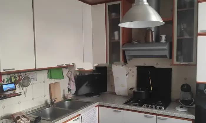 Rexer-Novara-Vendesi-appartamento-in-Via-Delleani-a-Novara-Cucina
