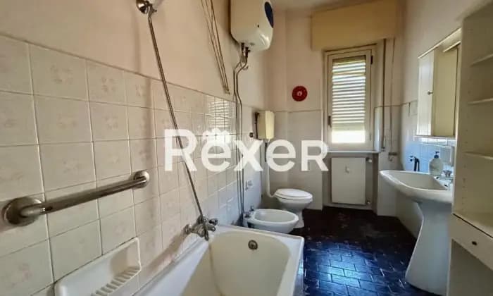 Rexer-Acqui-Terme-Ampio-appartamento-con-box-auto-Bagno